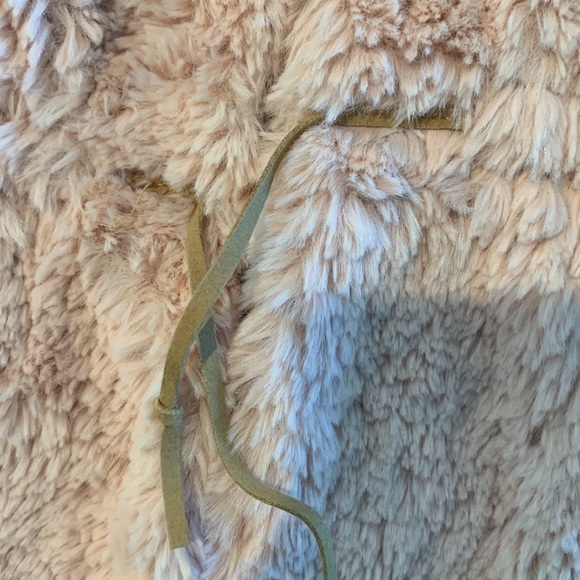 Zara Rose Pink Faux Fur Vest. New without tags. Size 12-18 months. - Picture 3 of 5